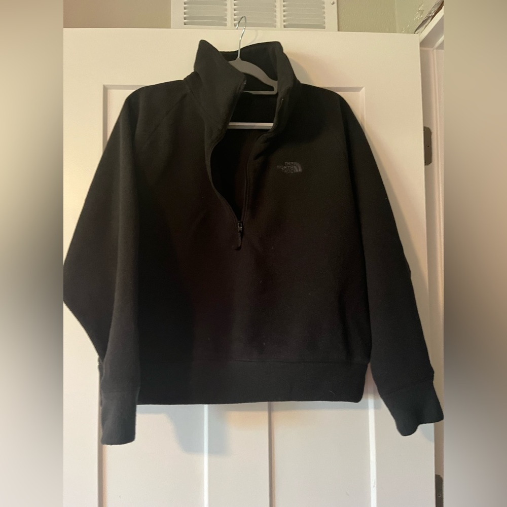 The North Face fleece 1/4 zip.